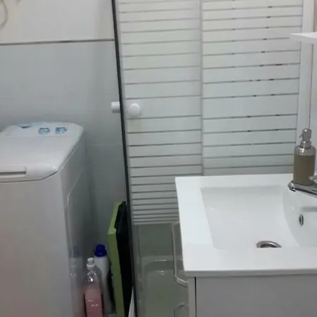 Island Village Heights Apartamento